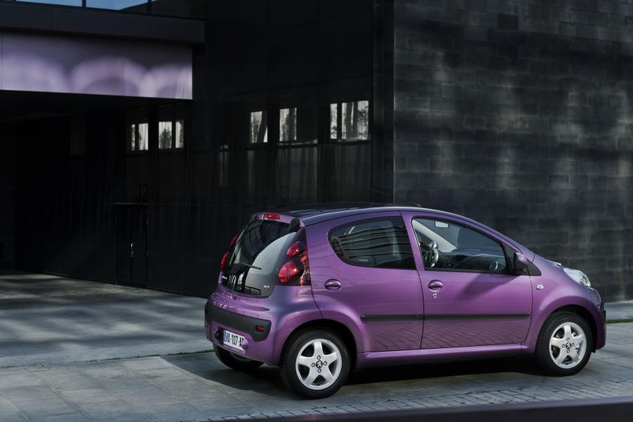  Peugeot 107 5-Door 2012 года  (фото 40 из 40)